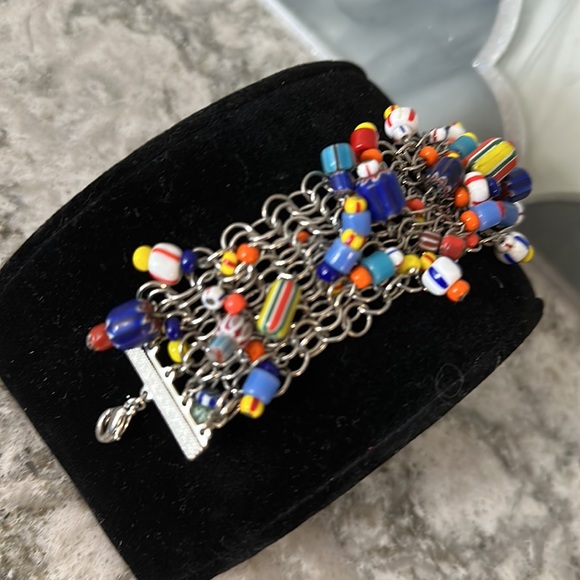 Colorful dangle bead bracelet - Picture 3 of 5